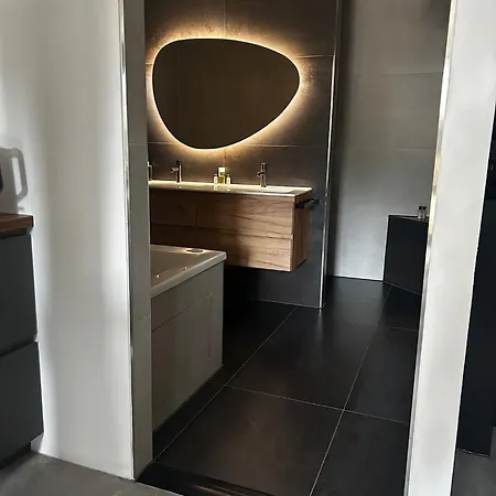 Huize Hertog Met Whirlpool Bed & Breakfast 4*