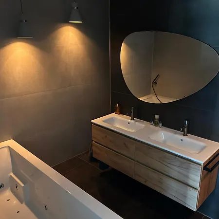 Frühstückspension Huize Hertog Met Whirlpool 4*