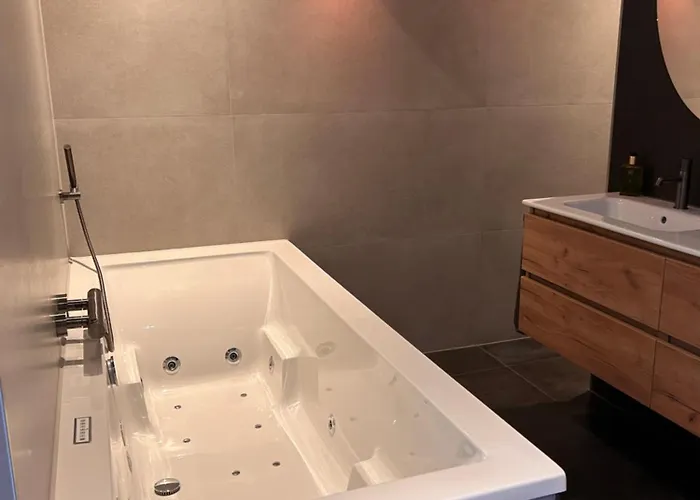 Huize Hertog Met Whirlpool