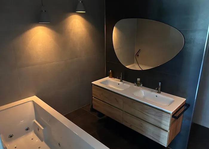 Bed & Breakfast Huize Hertog Met Whirlpool 3*